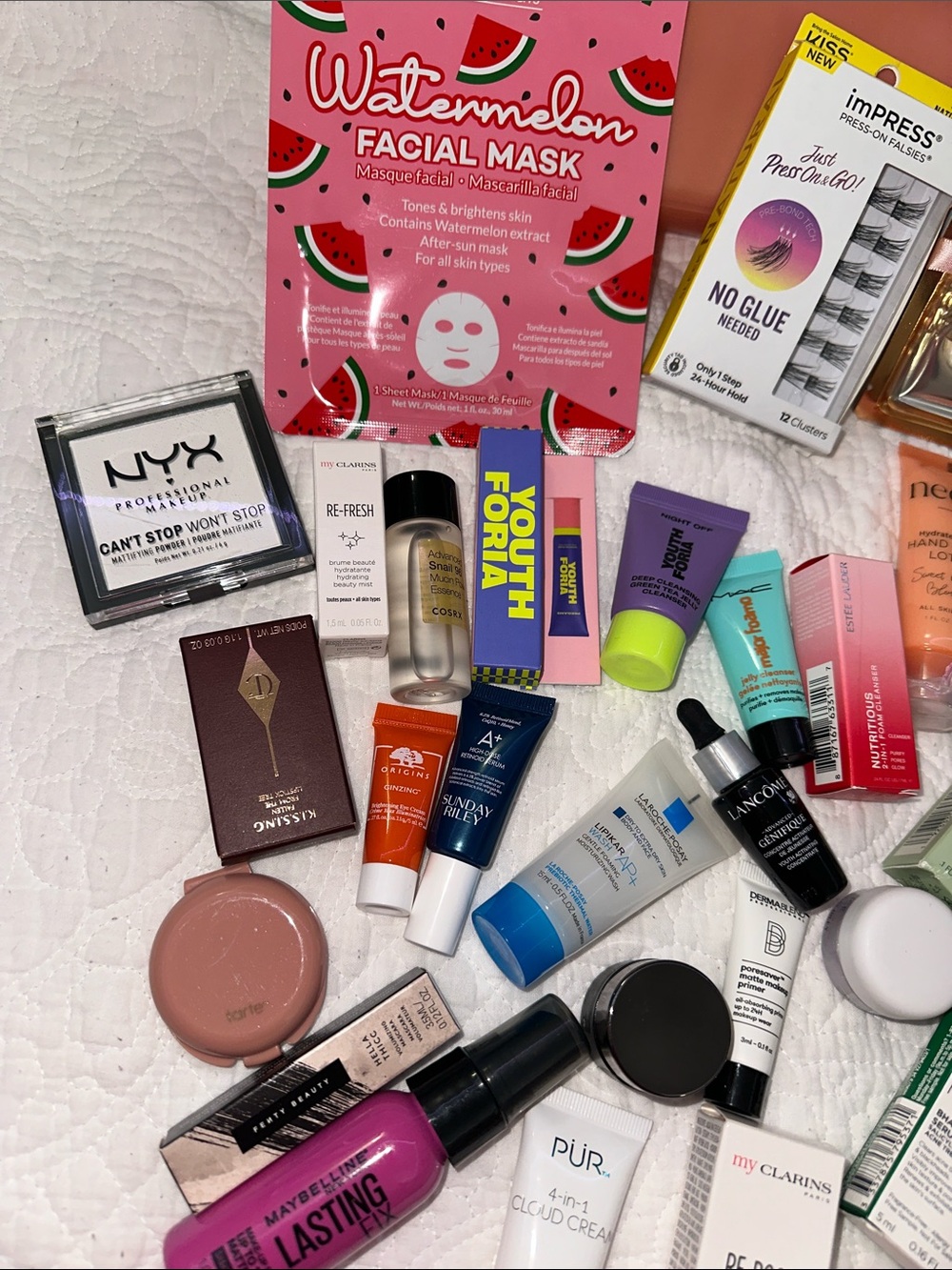 Random makeup bundle - Picture 5 of 8